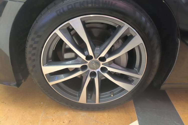 Used Audi A6L 2022 40 TFSI Luxury Dynamic Model Left Front Wheel Hub