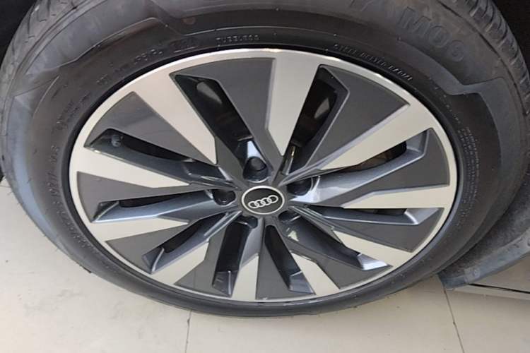 Used Audi A6L 2022 45 TFSI Prestige Elegant Edition Left Front Wheel Hub