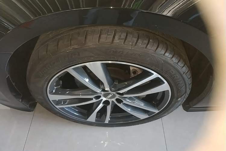 Used Audi A6L 2022 40 TFSI Luxury Dynamic Model Left Front Wheel Hub