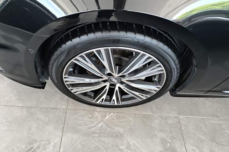 Used Audi A6L 2022 45 TFSI quattro Prestige Dynamic Edition Left Front Wheel Hub
