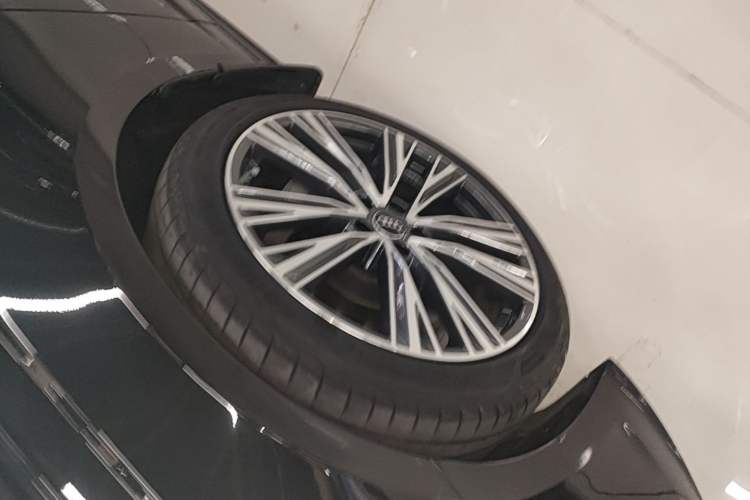 Used Audi A6L 2022 40 TFSI Luxury Dynamic Model Left Front Wheel Hub