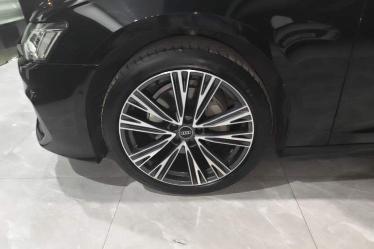 Used Audi A6L 2022 45 TFSI quattro Prestige Dynamic Edition Left Front Wheel Hub