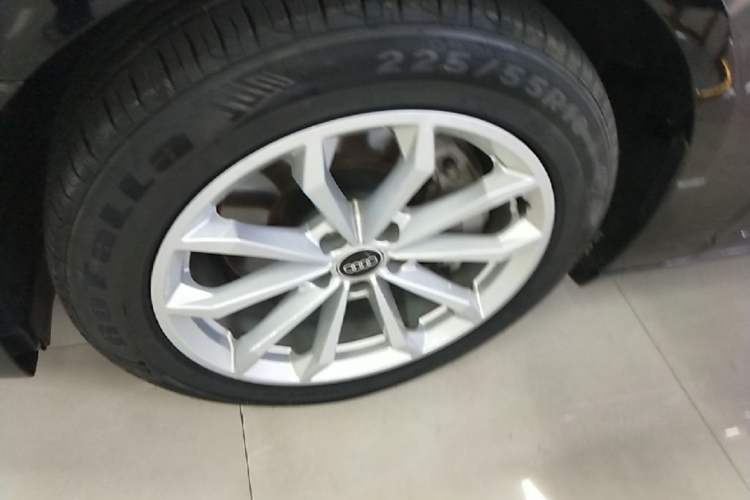 Used Audi A6L 2022 40 TFSI Luxury Prestige Edition Left Front Wheel Hub