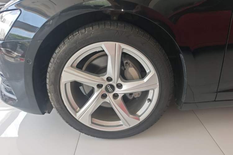 Used Audi A6L 2022 45 TFSI quattro Prestige Elegant Edition Left Front Wheel Hub