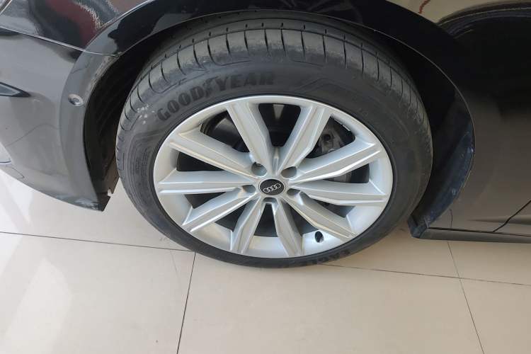 Used Audi A6L 2022 45 TFSI Prestige Dynamic Edition Left Front Wheel Hub