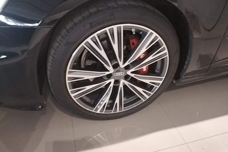 Used Audi A6L 2022 45 TFSI Prestige Dynamic Edition Left Front Wheel Hub