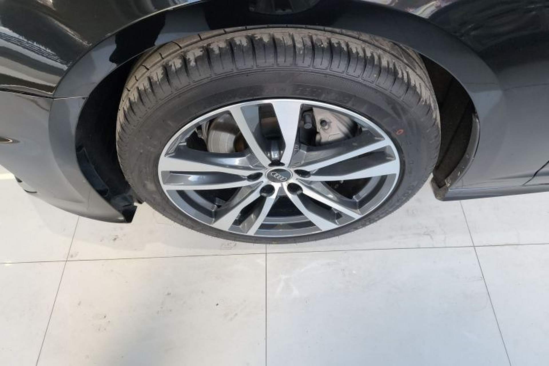 Used Audi A6L 2022 40 TFSI Luxury Dynamic Model Left Front Wheel Hub