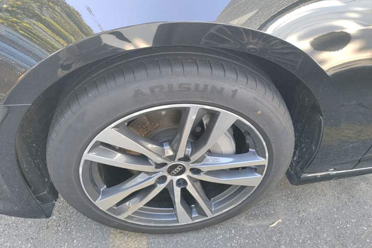 Used Audi A6L 2022 40 TFSI Luxury Dynamic Model Left Front Wheel Hub