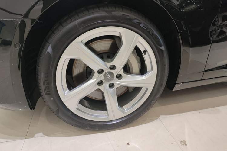 Used Audi A6L 2022 55 TFSI quattro Prestige Elegant Edition Left Front Wheel Hub