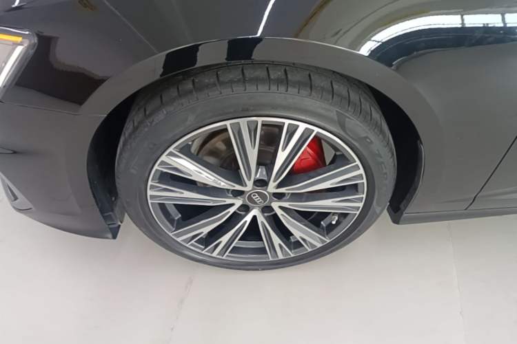 Used Audi A6L 2022 45 TFSI Prestige Dynamic Edition Left Front Wheel Hub