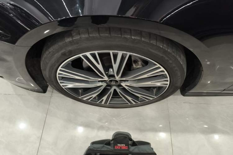 Used Audi A6L 2022 40 TFSI Luxury Dynamic Model Left Front Wheel Hub