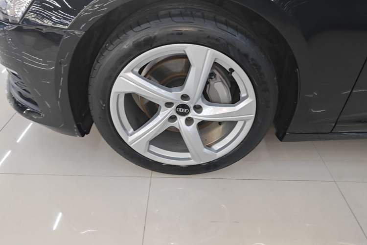 Used Audi A6L 2022 45 TFSI quattro Prestige Elegant Edition Left Front Wheel Hub