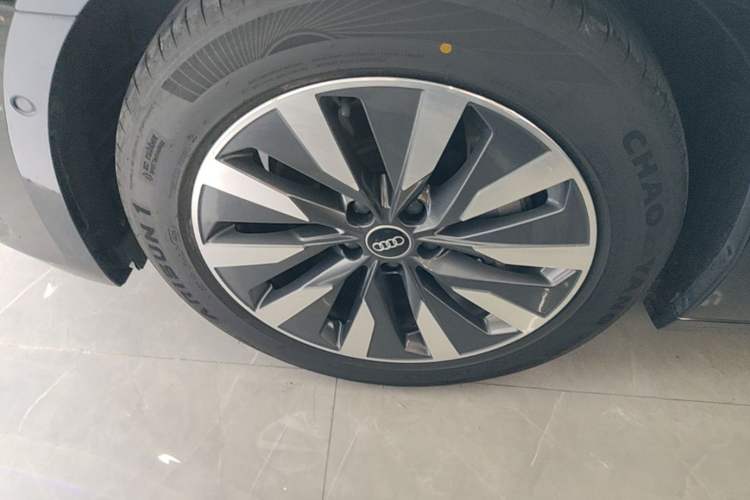 Used Audi A6L 2022 45 TFSI Prestige Elegant Edition Left Front Wheel Hub