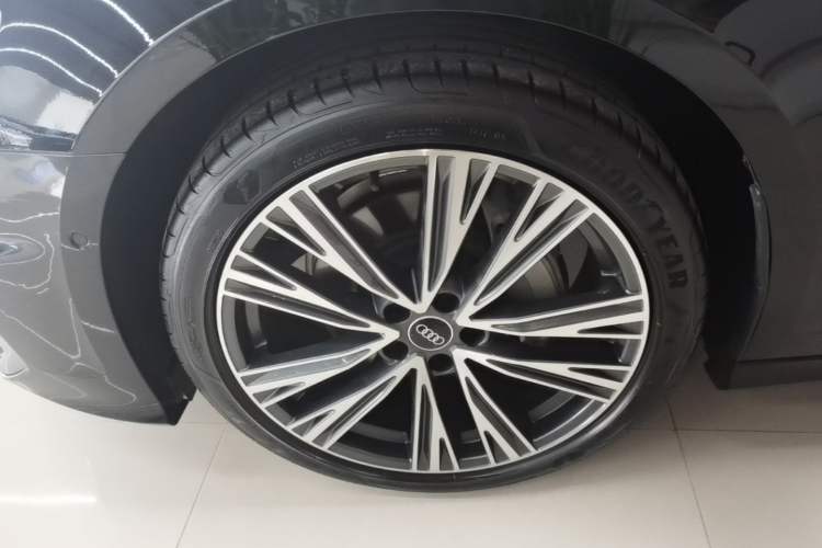 Used Audi A6L 2022 45 TFSI quattro Prestige Dynamic Edition Left Front Wheel Hub