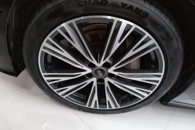 Used Audi A6L 2022 45 TFSI Prestige Dynamic Edition Left Front Wheel Hub