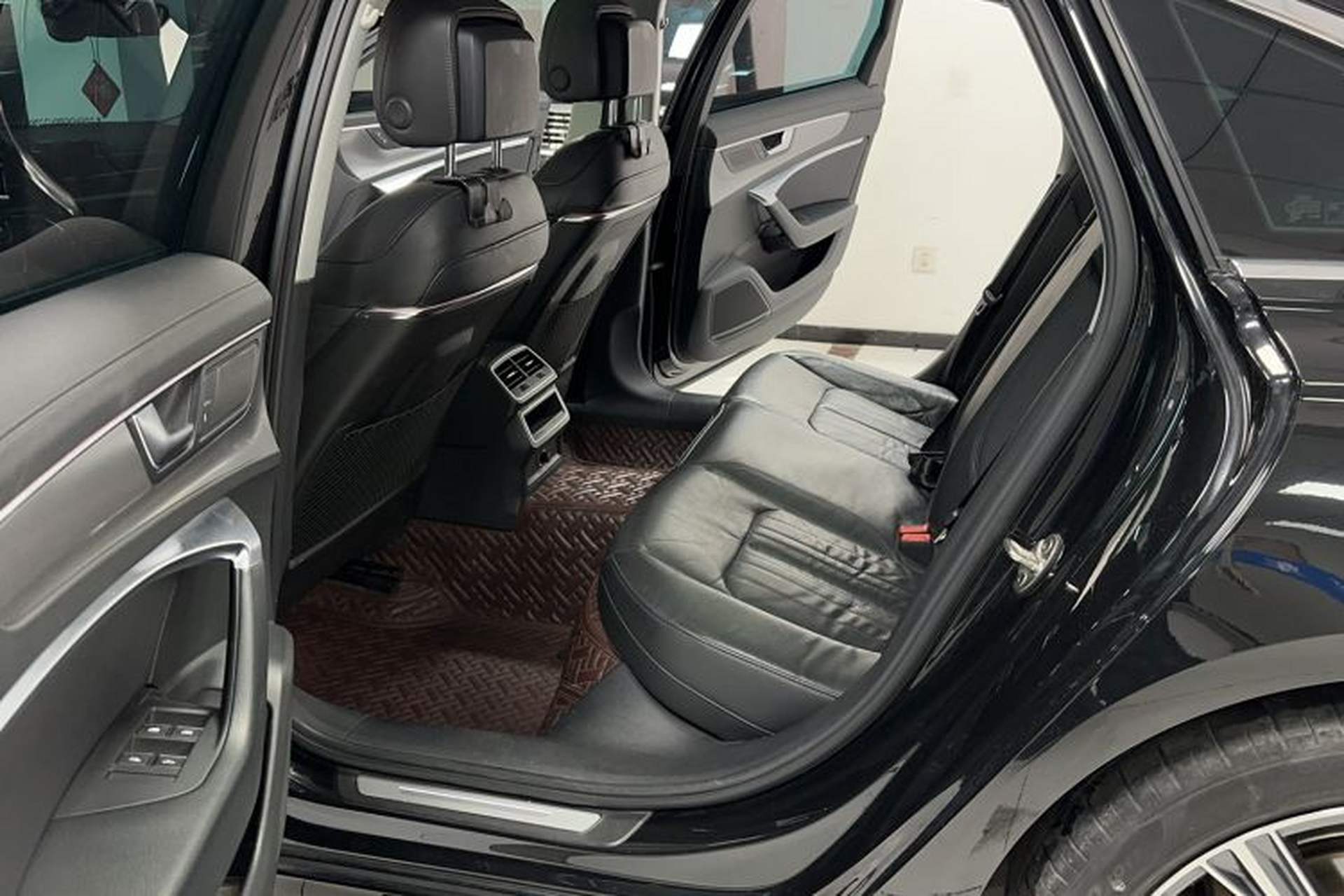 Used Audi A6L 2022 40 TFSI Luxury Dynamic Model Left Rear Seat