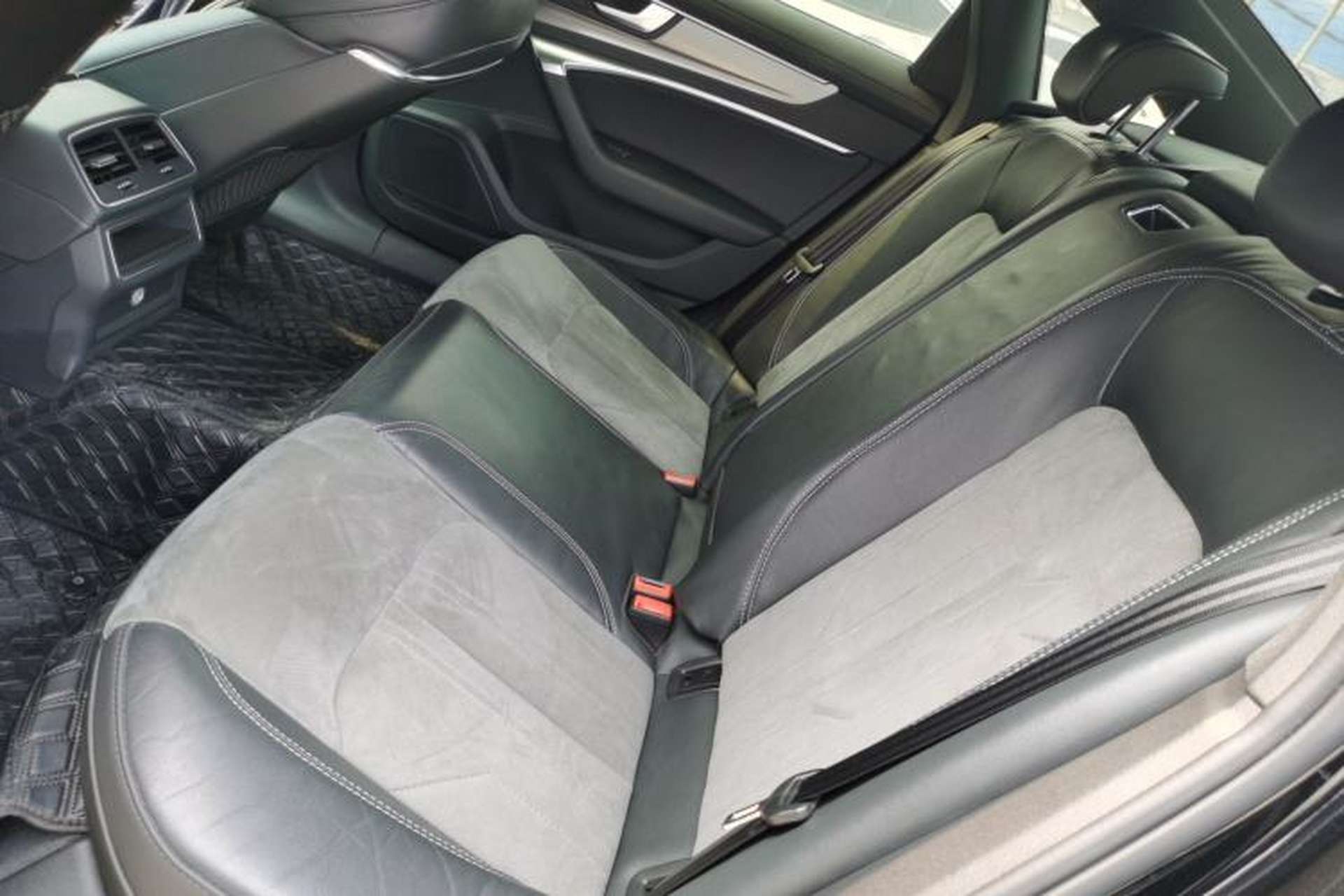 Used Audi A6L 2022 40 TFSI Luxury Dynamic Model Left Rear Seat