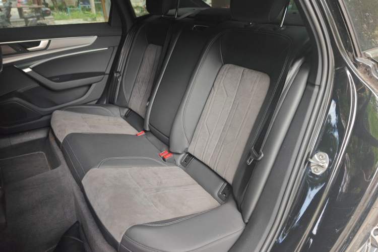 Used Audi A6L 2022 40 TFSI Luxury Dynamic Model Left Rear Seat