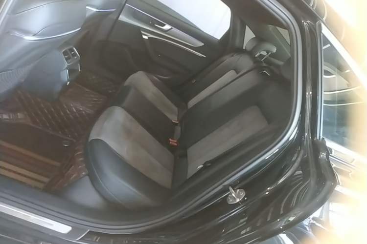 Used Audi A6L 2022 40 TFSI Luxury Dynamic Model Left Rear Seat