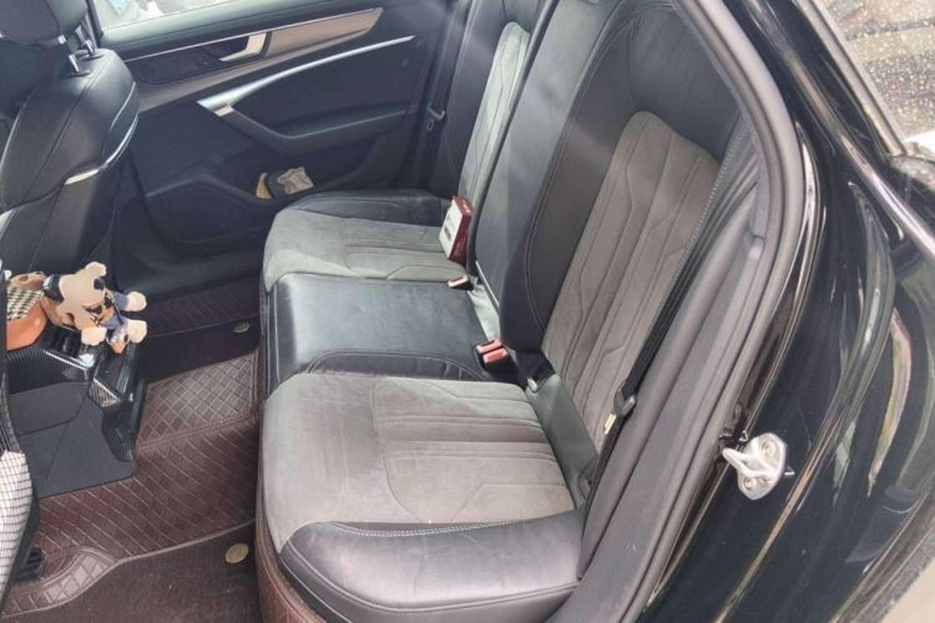 Used Audi A6L 2022 40 TFSI Luxury Dynamic Model Left Rear Seat