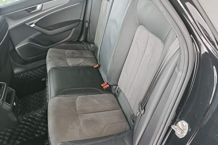 Used Audi A6L 2022 40 TFSI Luxury Dynamic Model Left Rear Seat