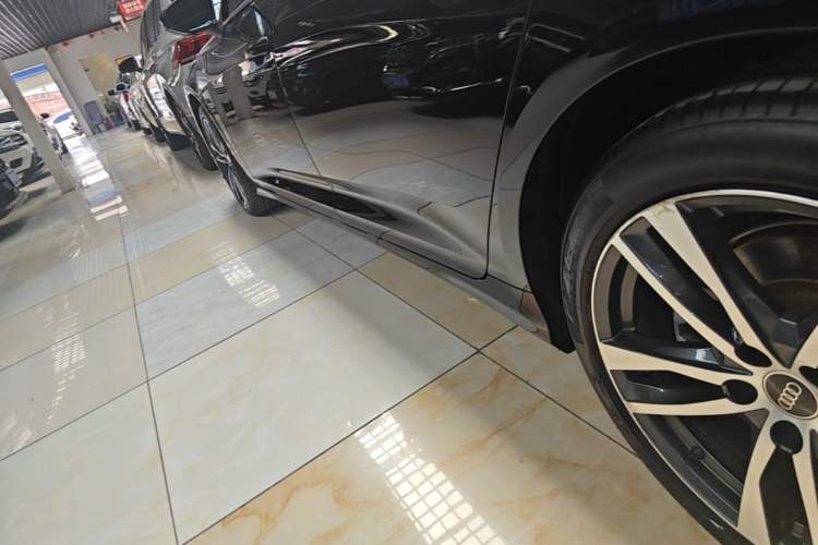 Used Audi A6L 2022 40 TFSI Luxury Dynamic Model Left Side Sill