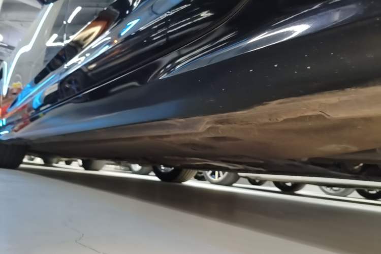 Used Audi A6L 2022 40 TFSI Luxury Dynamic Model Left Side Sill