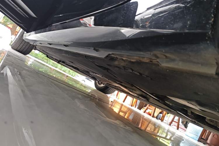 Used Audi A6L 2022 40 TFSI Luxury Prestige Edition Left Side Sill