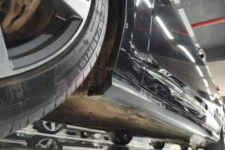 Used Audi A6L 2022 40 TFSI Luxury Dynamic Model Left Side Sill