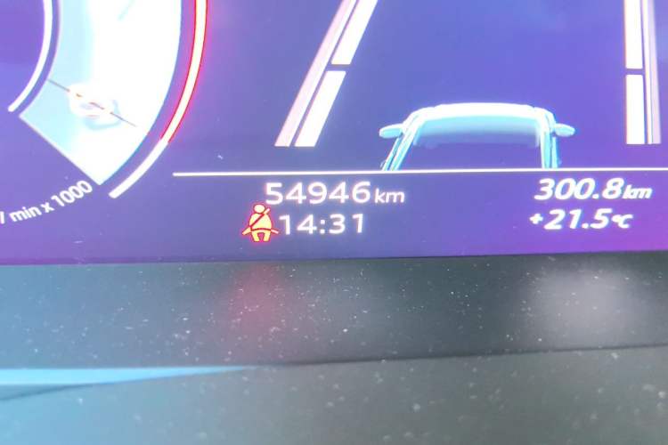 Used Audi A6L 2022 55 TFSI quattro Flagship Dynamic Model Odometer Close Up