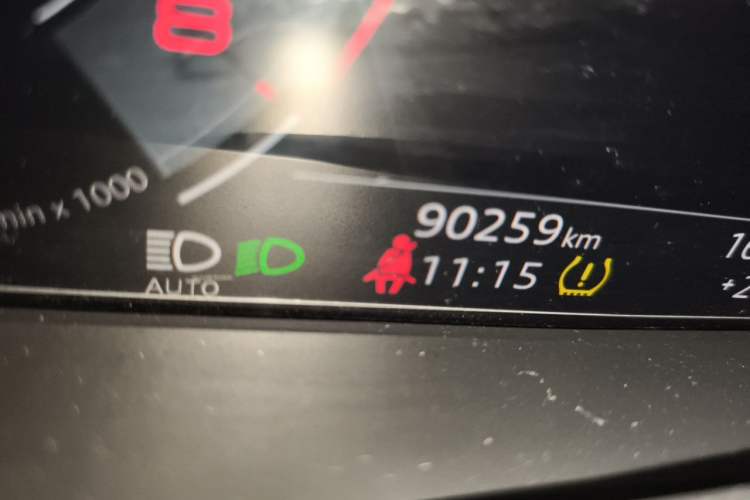 Used Audi A6L 2022 40 TFSI Luxury Dynamic Model Odometer Close Up
