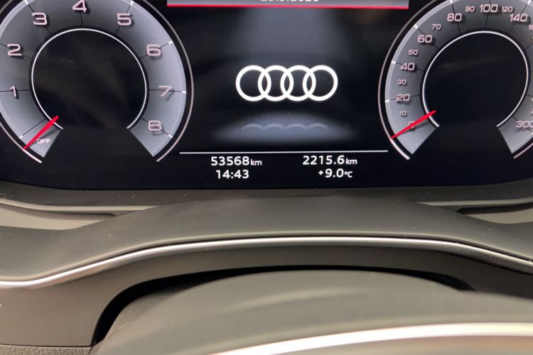 Used Audi A6L 2022 40 TFSI Luxury Dynamic Model Odometer Close Up