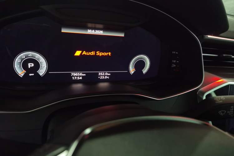 Used Audi A6L 2022 45 TFSI Prestige Dynamic Edition Odometer Close Up