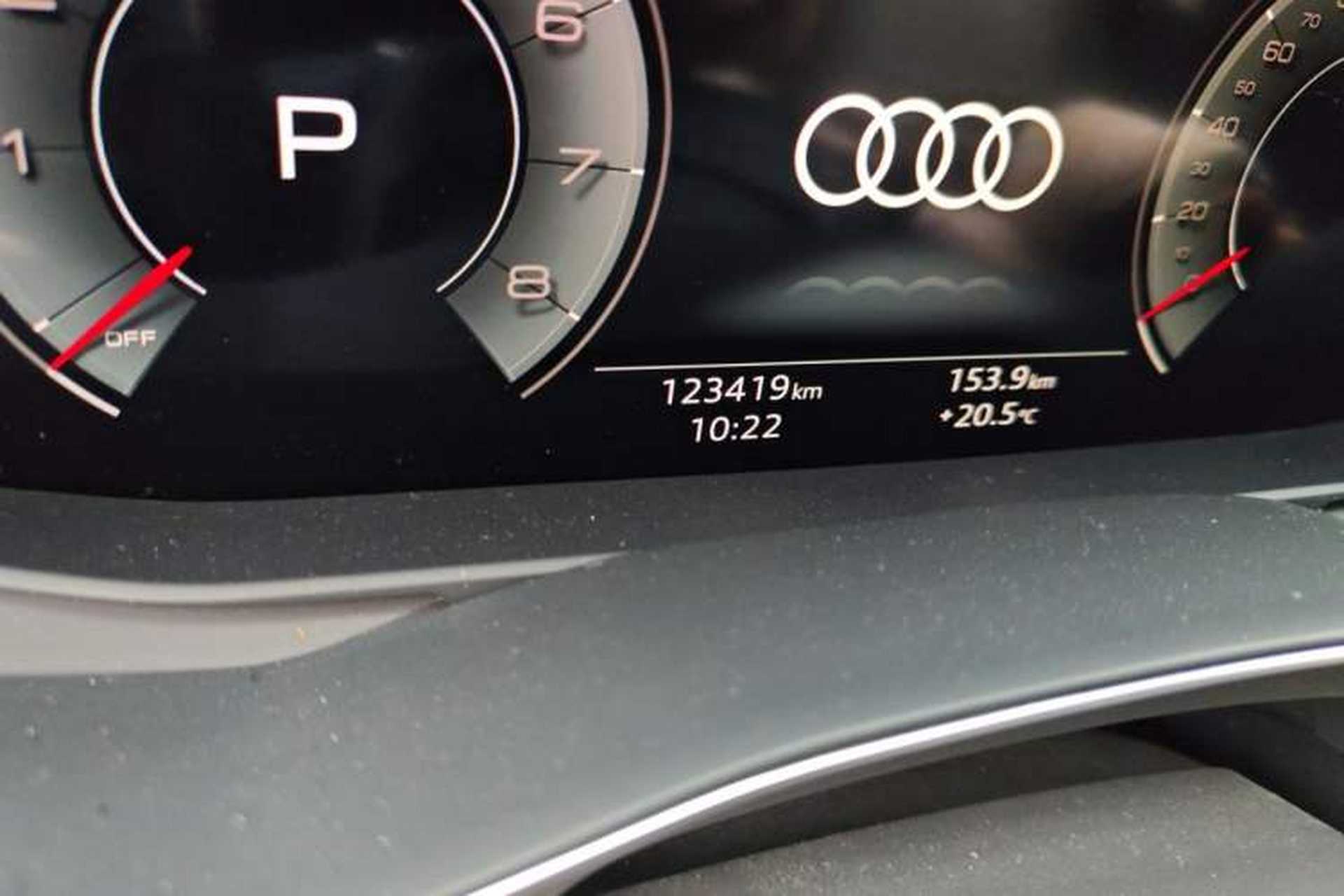 Used Audi A6L 2022 45 TFSI Prestige Dynamic Edition Odometer Close Up