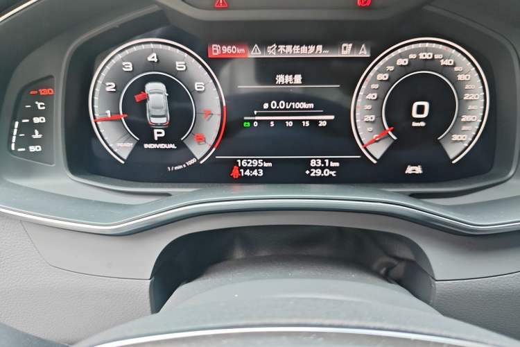 Used Audi A6L 2022 45 TFSI Prestige Dynamic Edition Odometer Close Up