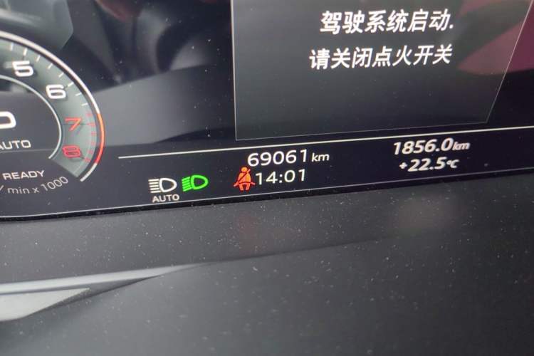 Used Audi A6L 2022 45 TFSI Prestige Dynamic Edition Odometer Close Up