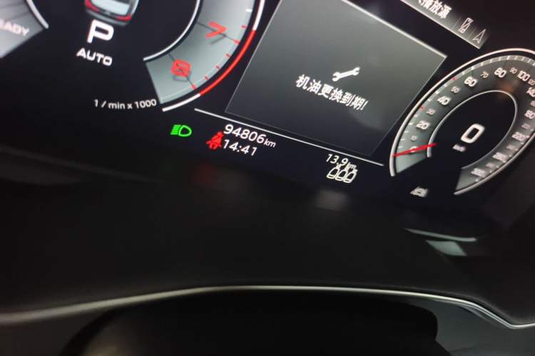Used Audi A6L 2022 45 TFSI Prestige Dynamic Edition Odometer Close Up