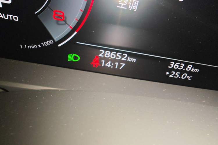 Used Audi A6L 2022 45 TFSI quattro Prestige Elegant Edition Odometer Close Up