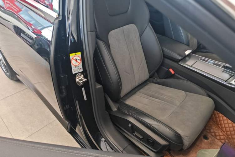 Used Audi A6L 2022 40 TFSI Luxury Dynamic Model Right Front Seat