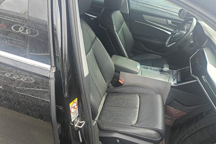 Used Audi A6L 2022 40 TFSI Luxury Prestige Edition Right Front Seat