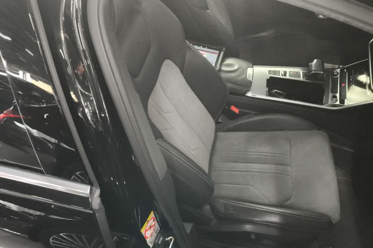 Used Audi A6L 2022 45 TFSI Prestige Dynamic Edition Right Front Seat