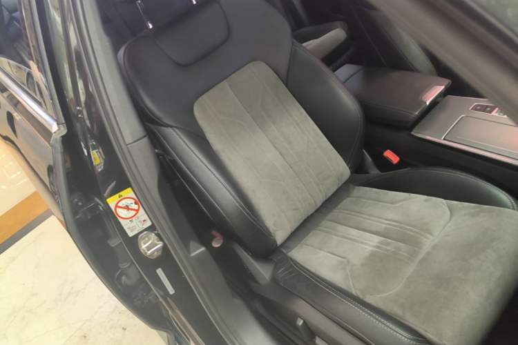 Used Audi A6L 2022 40 TFSI Luxury Dynamic Model Right Front Seat