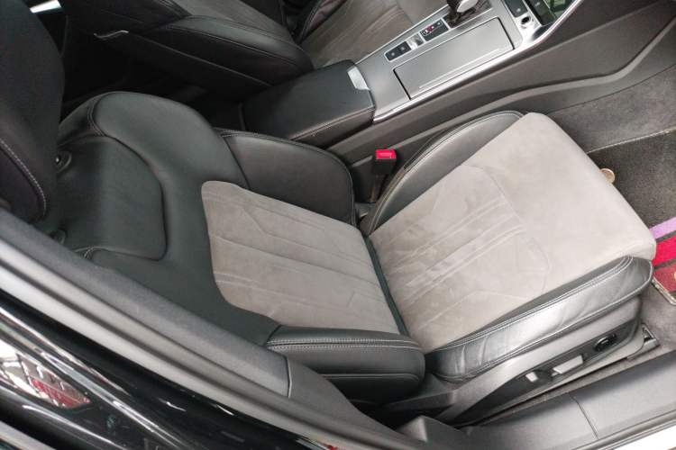 Used Audi A6L 2022 40 TFSI Luxury Dynamic Model Right Front Seat