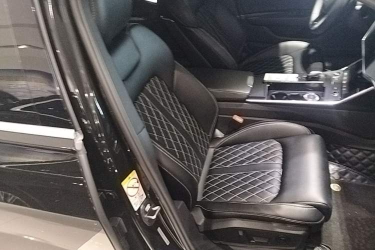 Used Audi A6L 2022 45 TFSI Prestige Dynamic Edition Right Front Seat