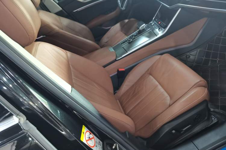 Used Audi A6L 2022 40 TFSI Luxury Prestige Edition Right Front Seat