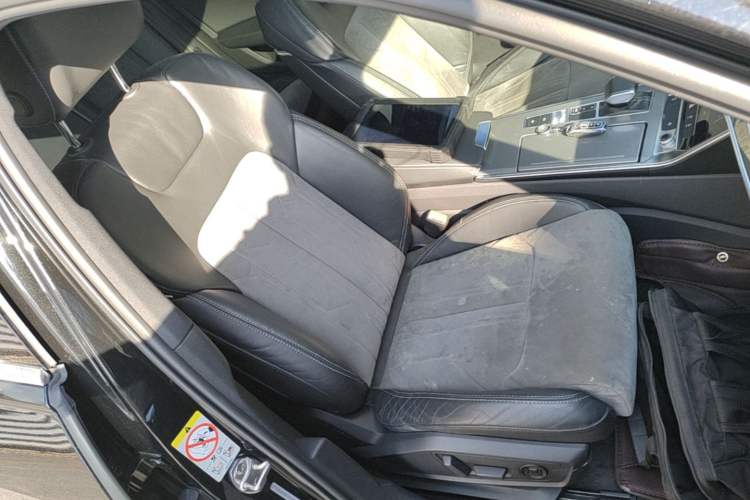 Used Audi A6L 2022 40 TFSI Luxury Dynamic Model Right Front Seat