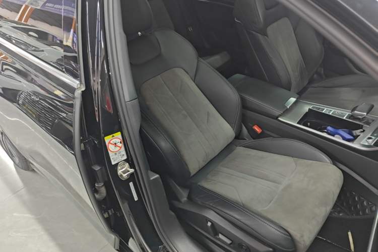 Used Audi A6L 2022 40 TFSI Luxury Dynamic Model Right Front Seat