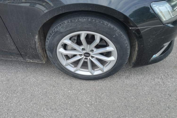 Used Audi A6L 2022 40 TFSI Luxury Prestige Edition Right Front Wheel Hub