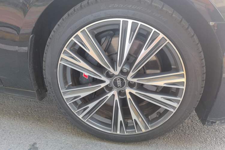 Used Audi A6L 2022 55 TFSI quattro Flagship Dynamic Model Right Front Wheel Hub