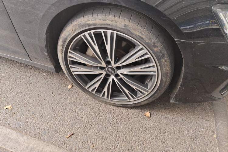 Used Audi A6L 2022 40 TFSI Luxury Dynamic Model Right Front Wheel Hub